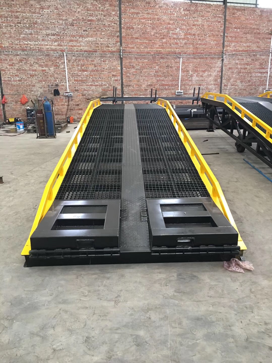 卸貨登車(chē)橋