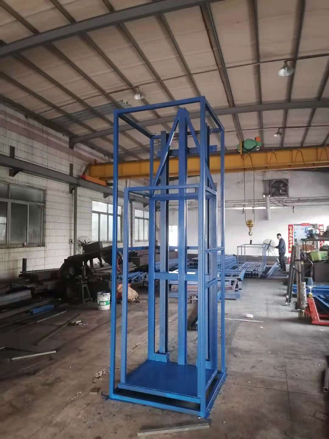 東莞升降機(jī)使用前檢驗(yàn)項(xiàng)目(圖1) 液壓直頂升降平臺(tái)