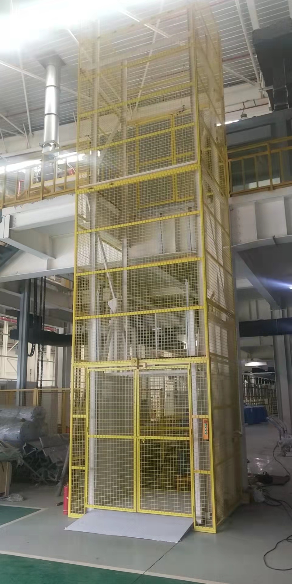 直頂式升降平臺(tái)(圖2)