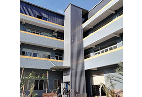 東莞升降作業(yè)平臺(tái):常用升降平臺(tái)的選購及注意事項(xiàng)(圖1) 東莞升降作業(yè)平臺(tái):常用升降平臺(tái)的選購及注意事項(xiàng)(圖1)